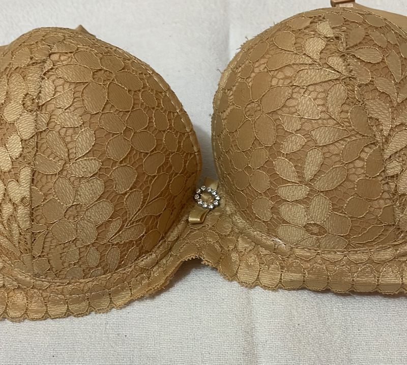 🔺PRICE DROP🔺Floral Lace Push Up Bra 32B