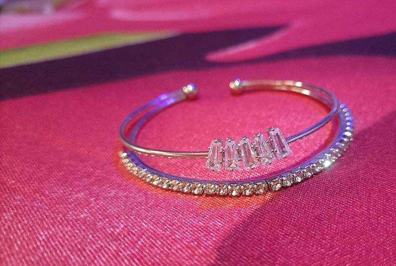Elegant Crystal Bangle Bracelet
