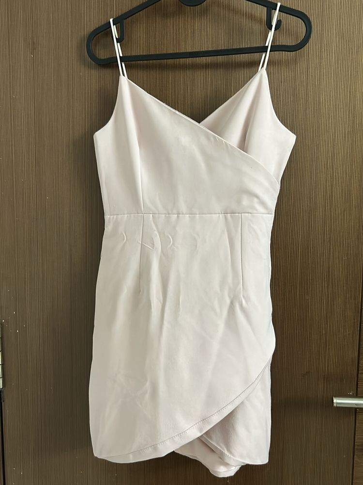 Very Pretty Baby Pink Short Dress With A Cut