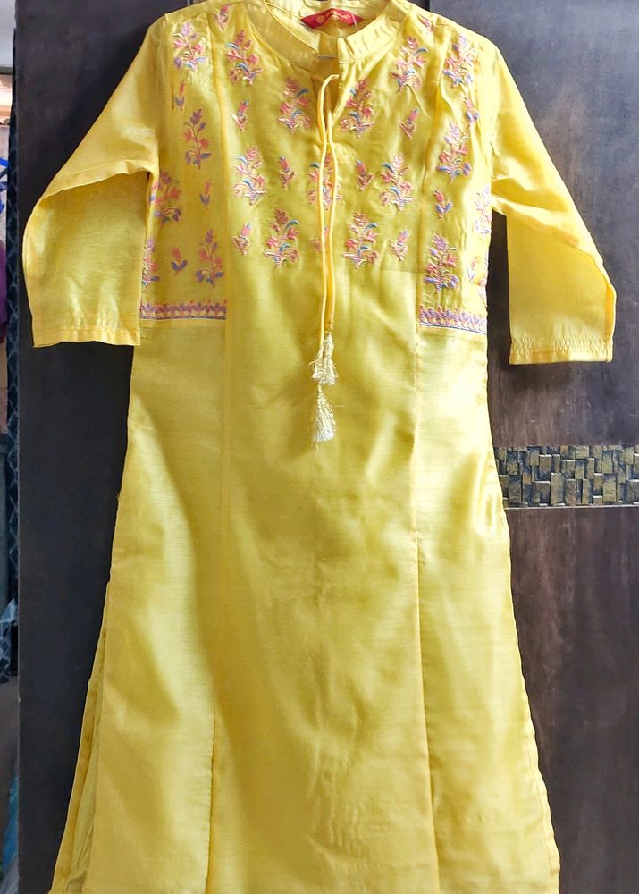 Festive Wear kurta And Cream Bottom