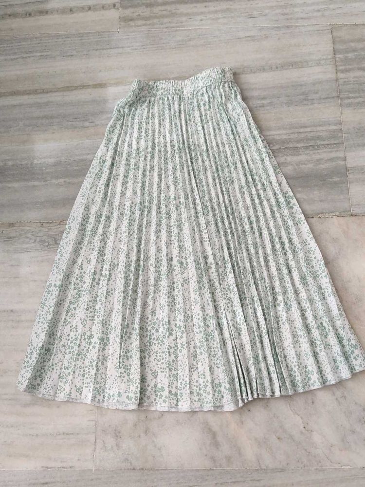 Floral Print Pleated Skirt