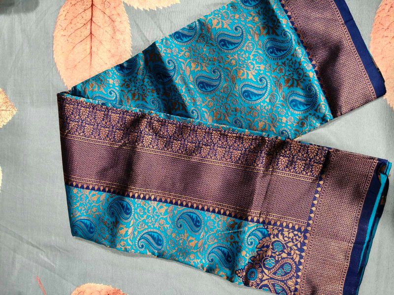 Beautiful Teal &amp; Gold Paisley Saree