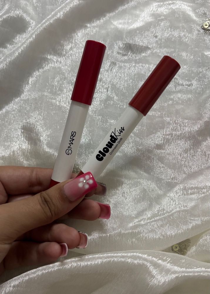 MARS &amp; Cloud Kiss Lipsticks Set