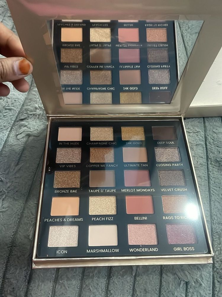 Luxury Eyeshadow Palette - Versatile Shades