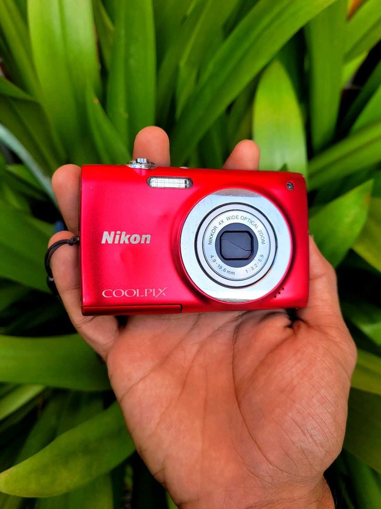 NIKON COOLPIX S2500 Digital Camera