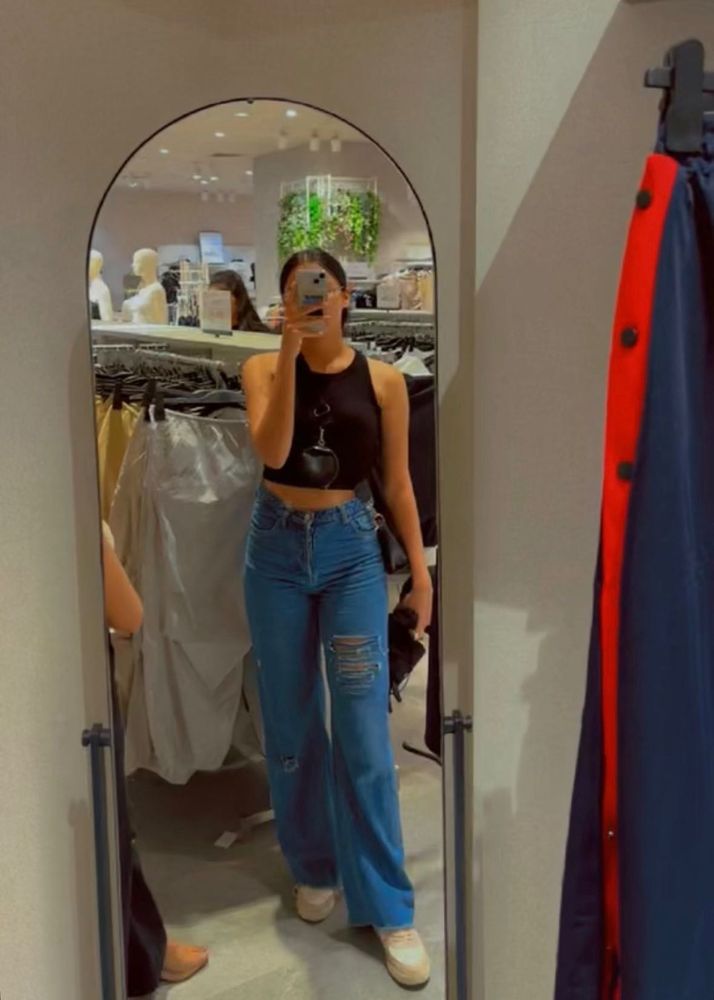 Distressed Wide Leg Jeans