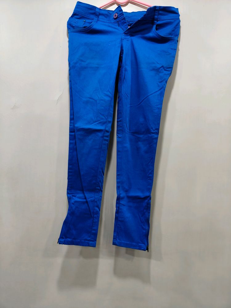 Its ankle Length Trousers
