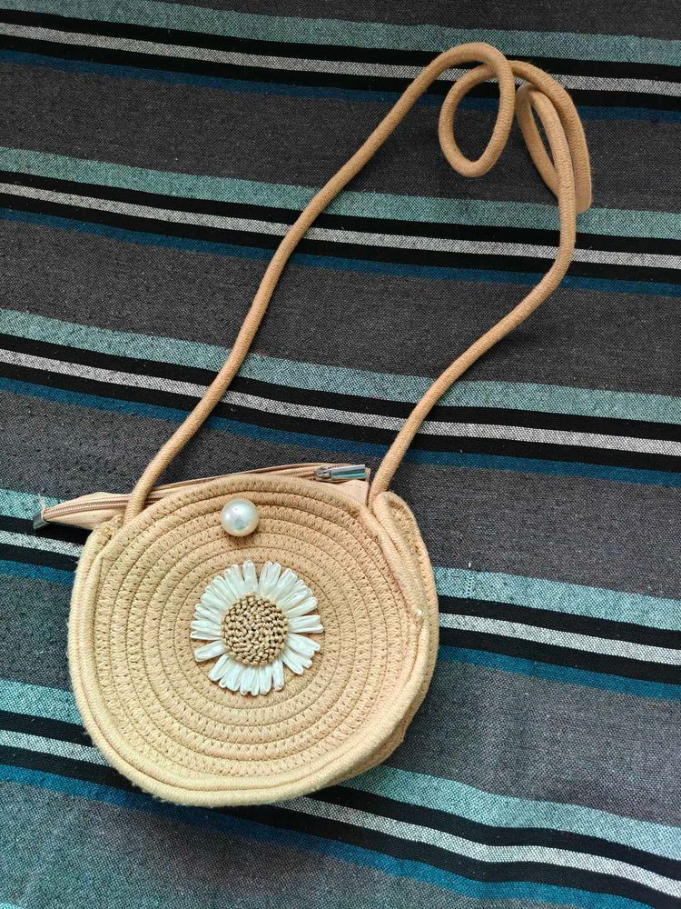 Cute Straw Crossbody Bag with Flower