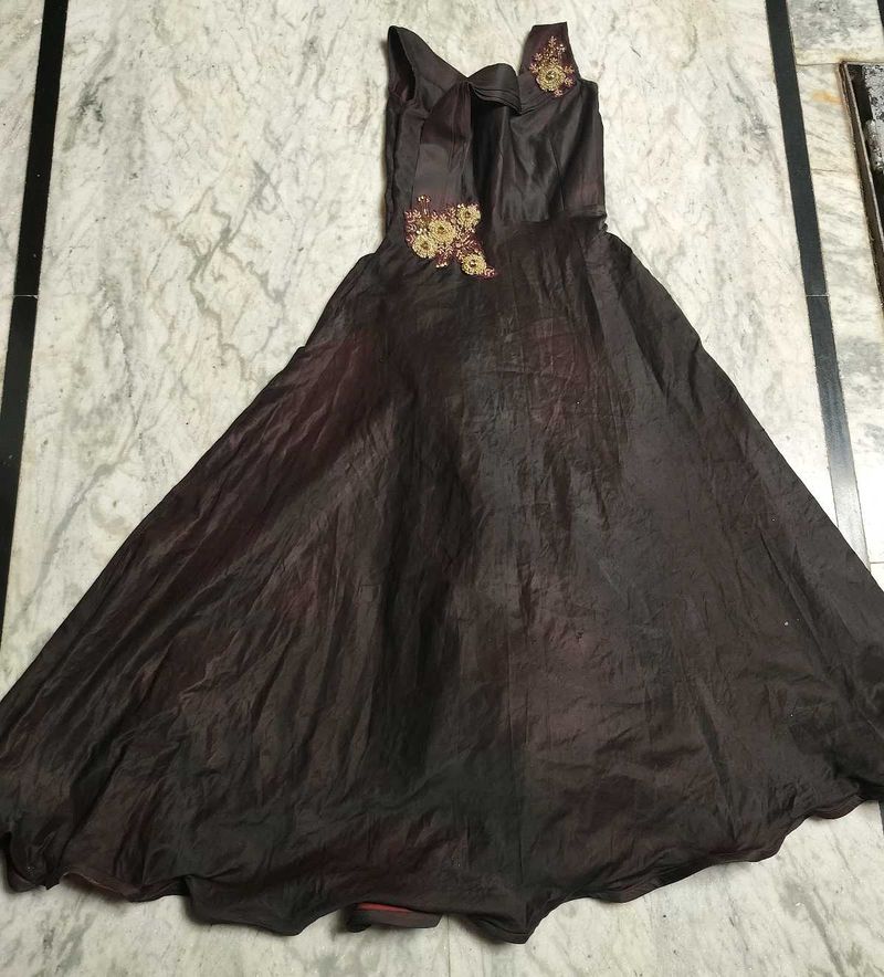 🌻Designer Embroidered Gown