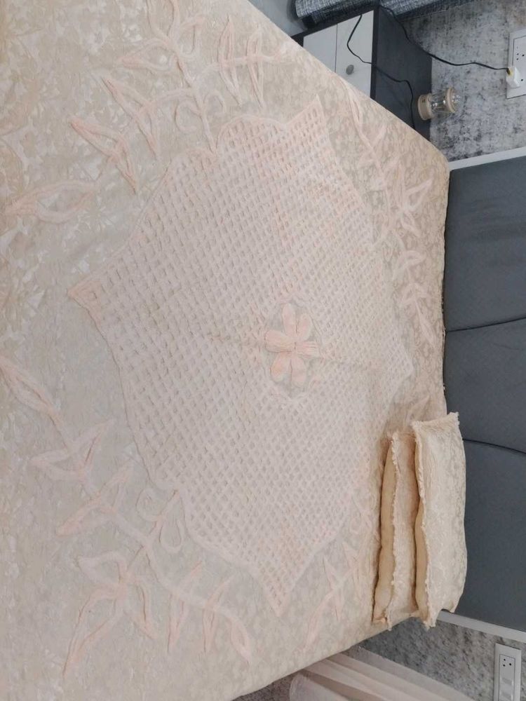 Elegant bedsheet with pillow cover