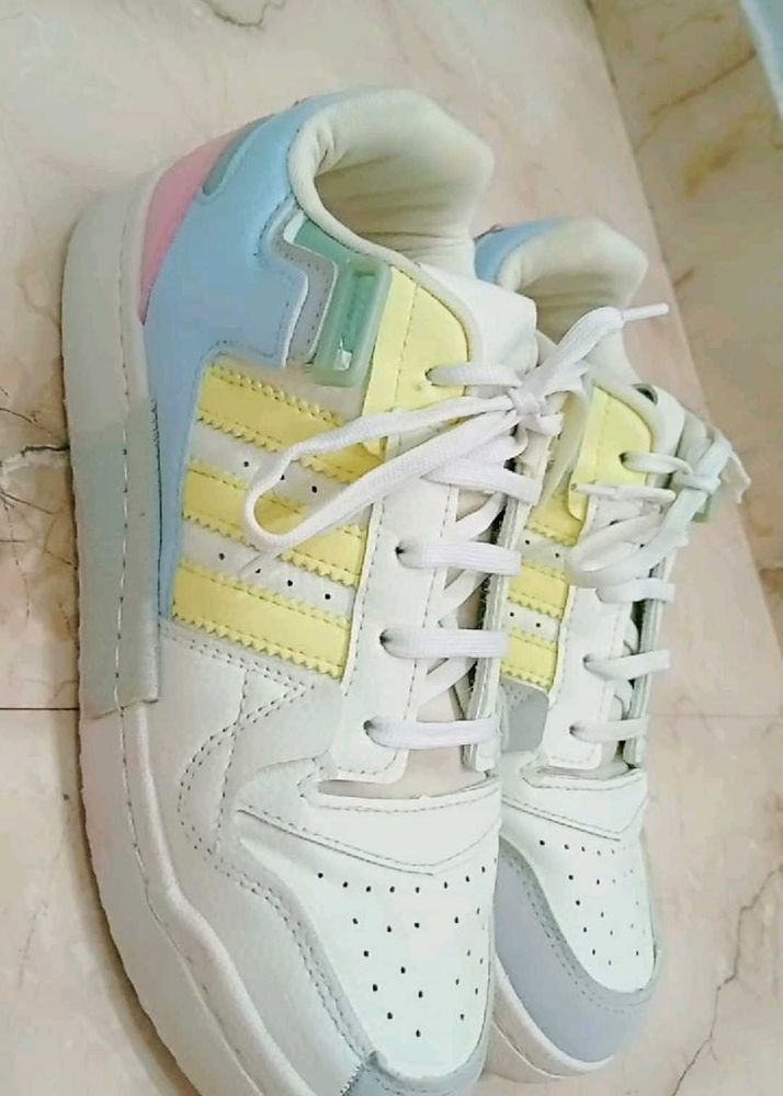Low Pastel Sneakers