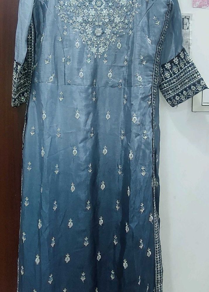 Embroidered Grey Kurta