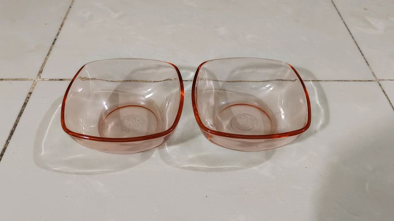 New Unused Set of 2 Vintage Pink Glass Bowls