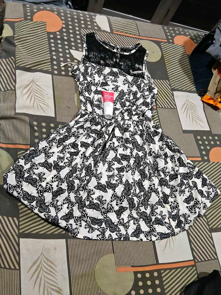 Monarch Butterfly Print Dress and facewash free