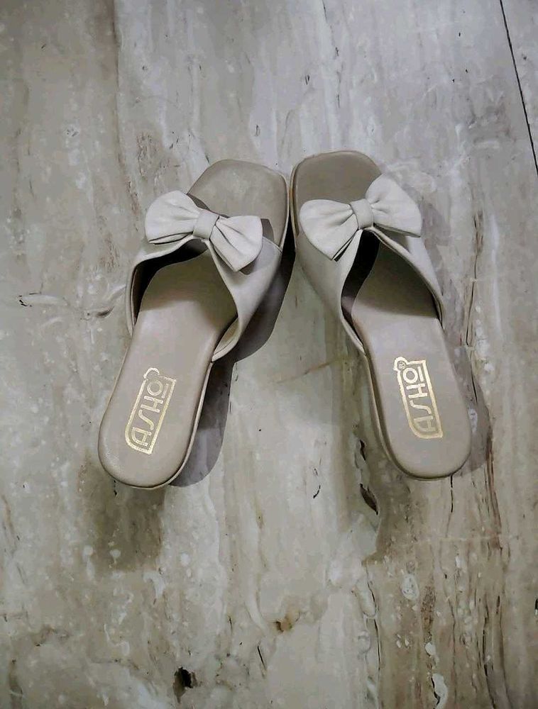 Chic Bow Slip-On Sandals