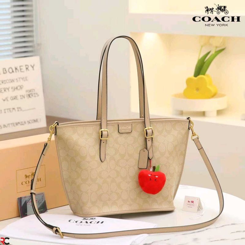 COACH* *TAXI TOTE BAG 21 IN SIGNATURE CANVAS*