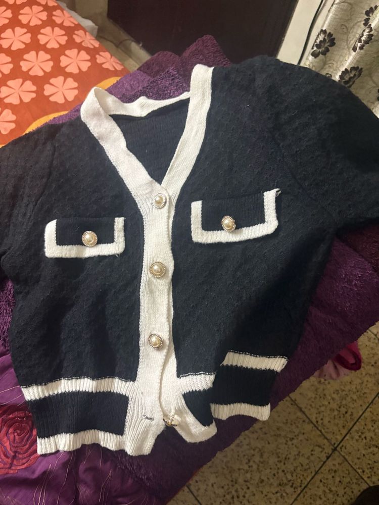 Cute Black &amp; White Cardigan