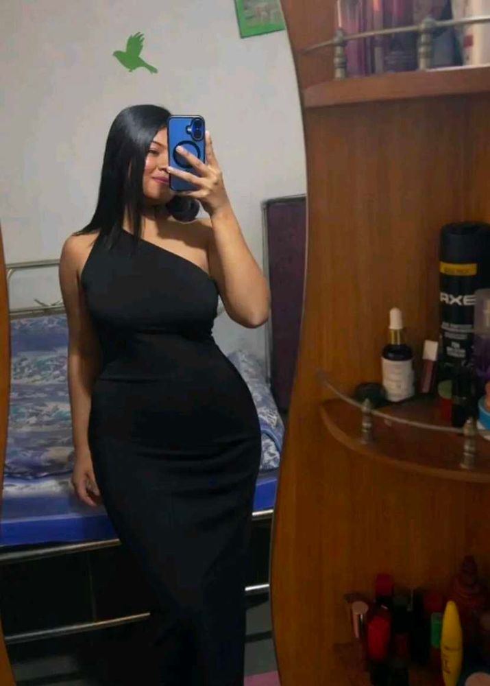 Chic Black One-Shoulder Dress