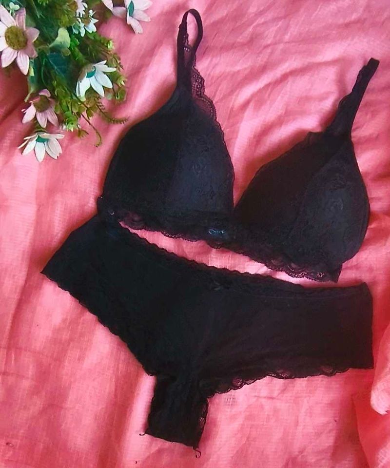 Black Lace Bra and Panty Set