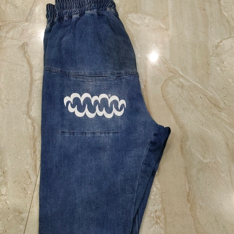 Branded high weist  joggers pent for women