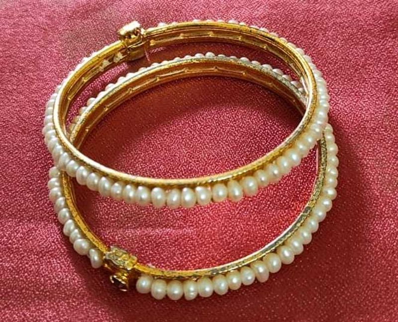 Elegant bangles
