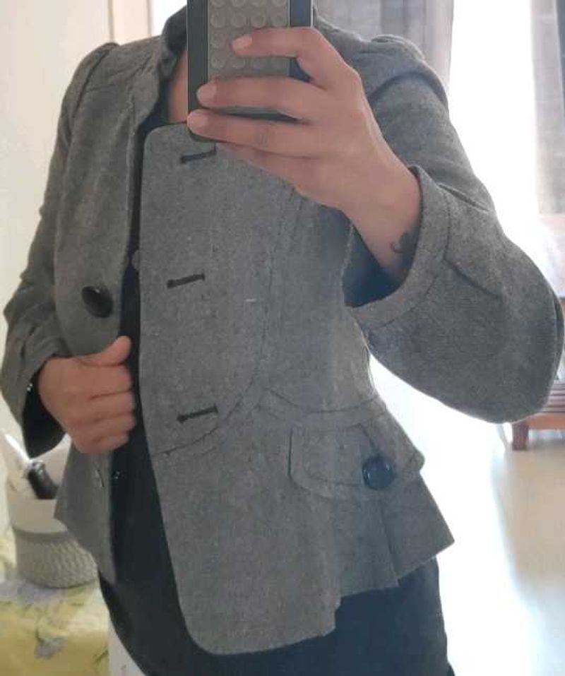 Grey Fitted Blazer in Peplum shape