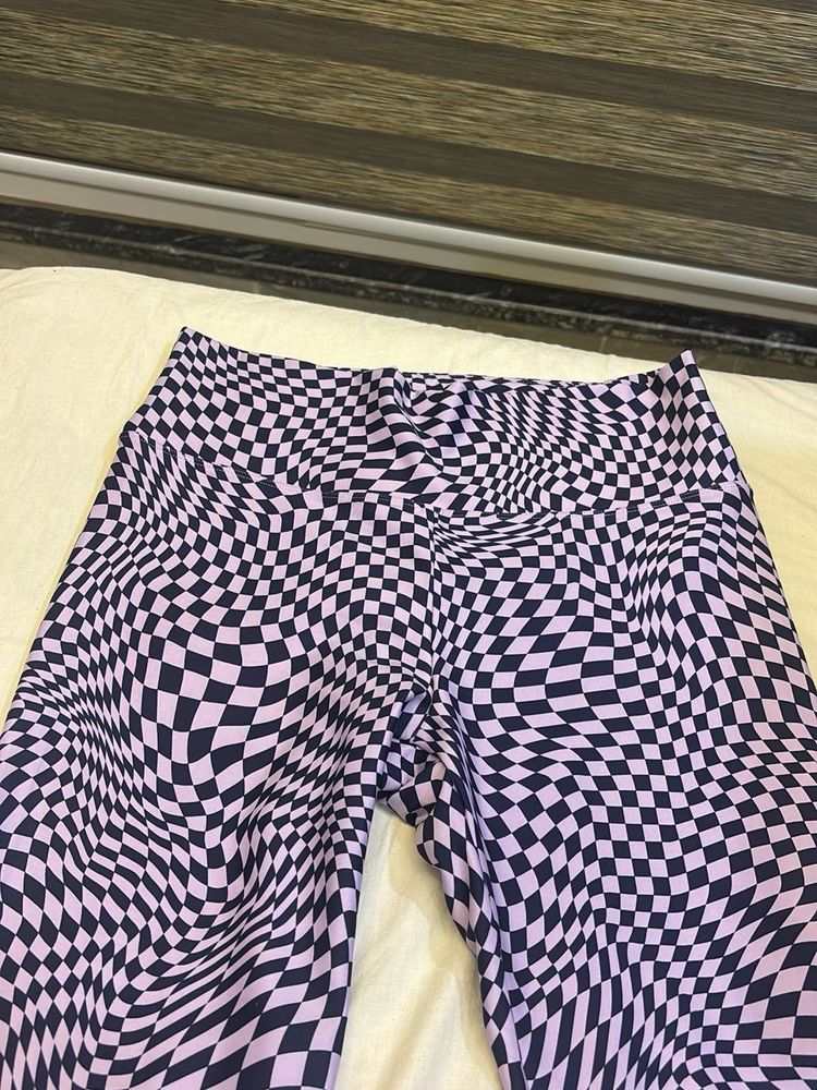 Trippy Checkered Leggings gym wear