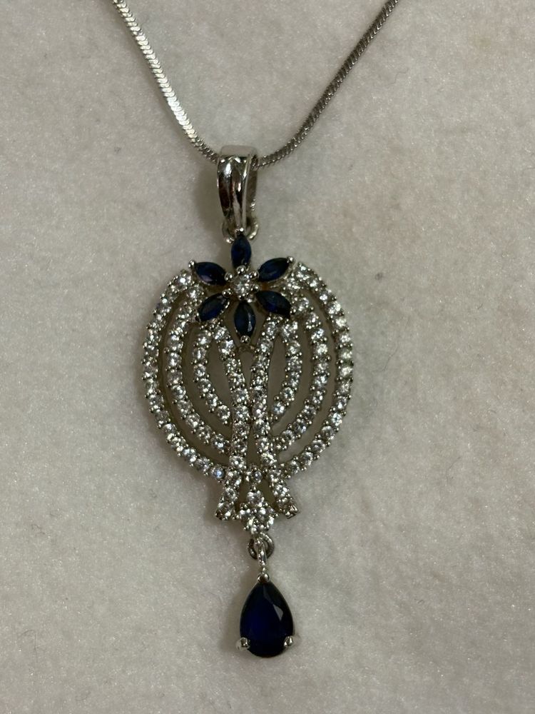 Elegant Blue Stone Pendant Necklace