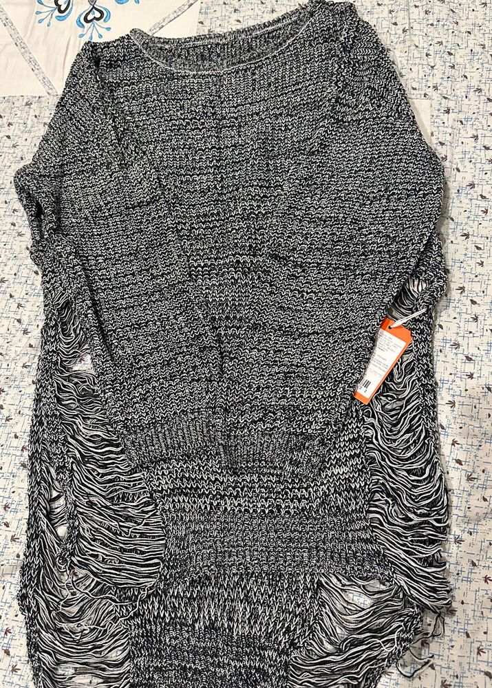 Completely new Frayed Hem Knit Sweater
