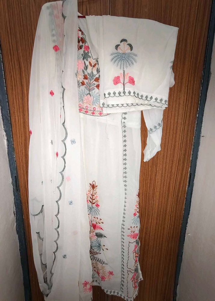 Elegant Embroidered Kurta Set