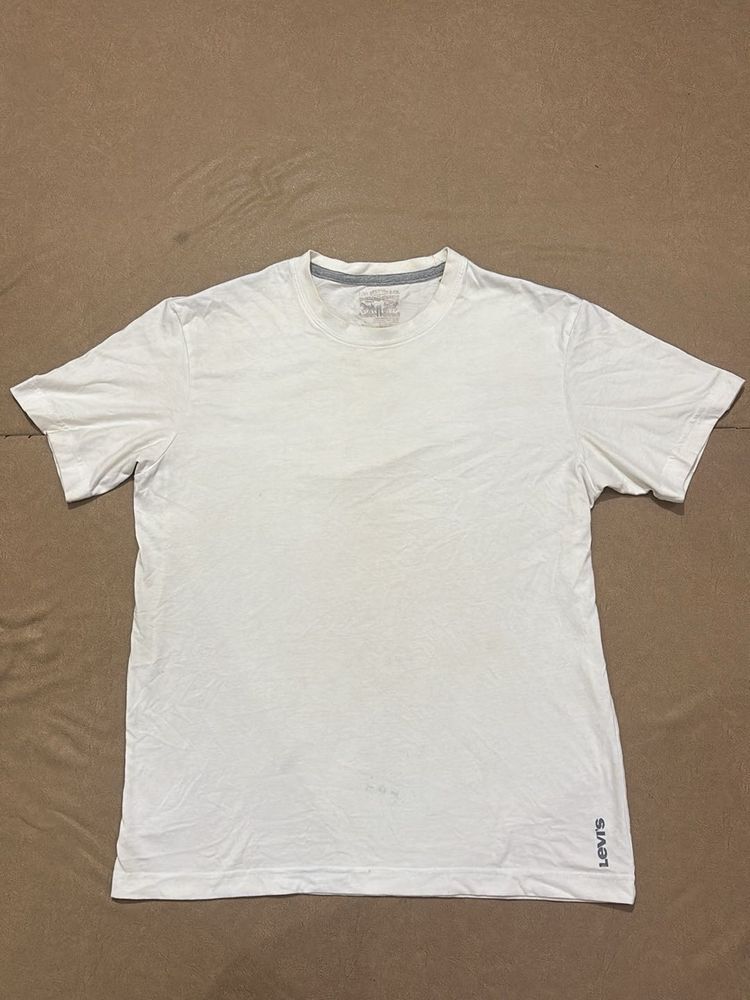 Levi's White T-Shirt