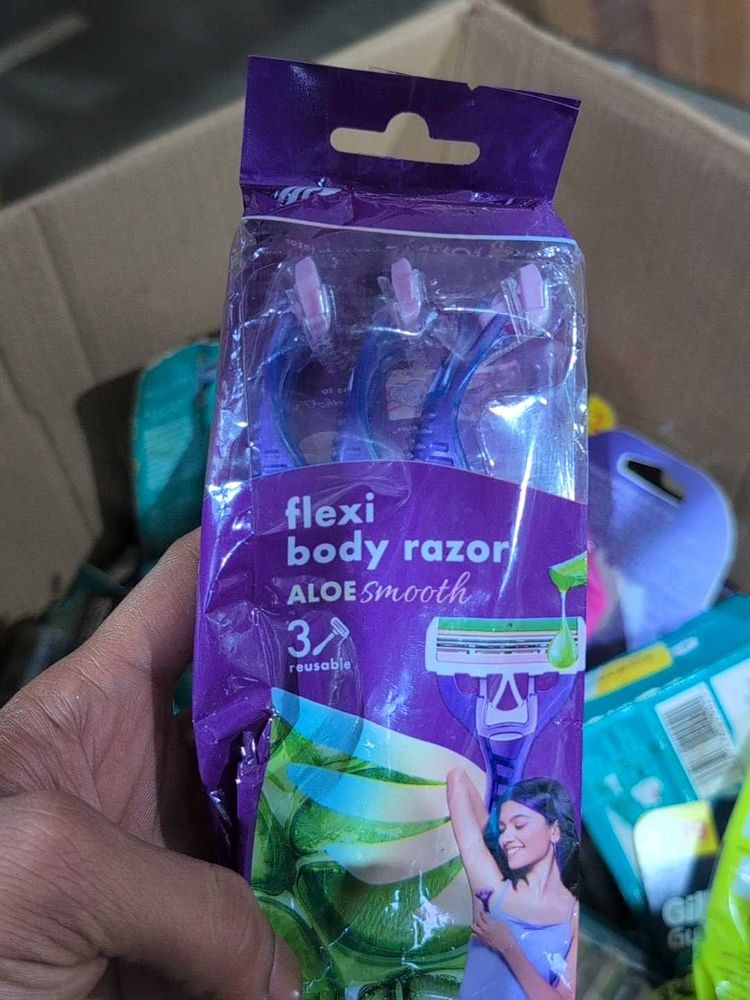 Bombae flexi body razer