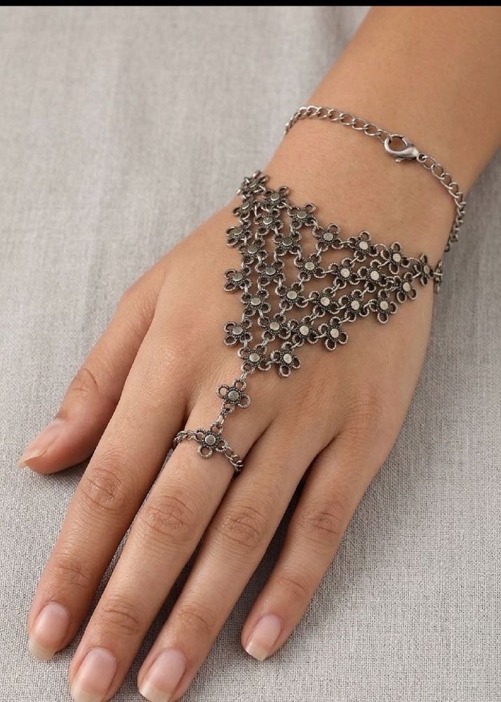 Bohemian Floral Hand Bracelet l Last pc