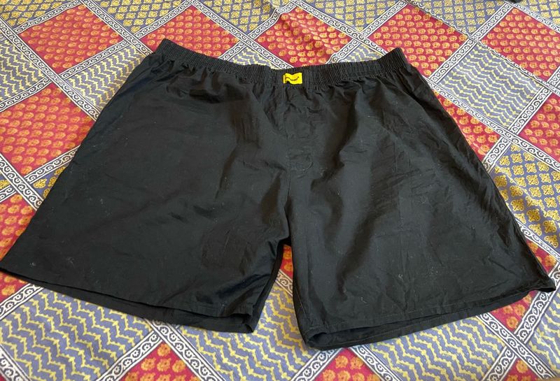 bewakoof Comfortable Black Boxer Shorts
