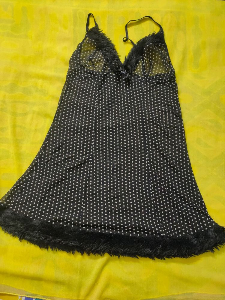 Price drop 1000 Beautiful Black with white dots