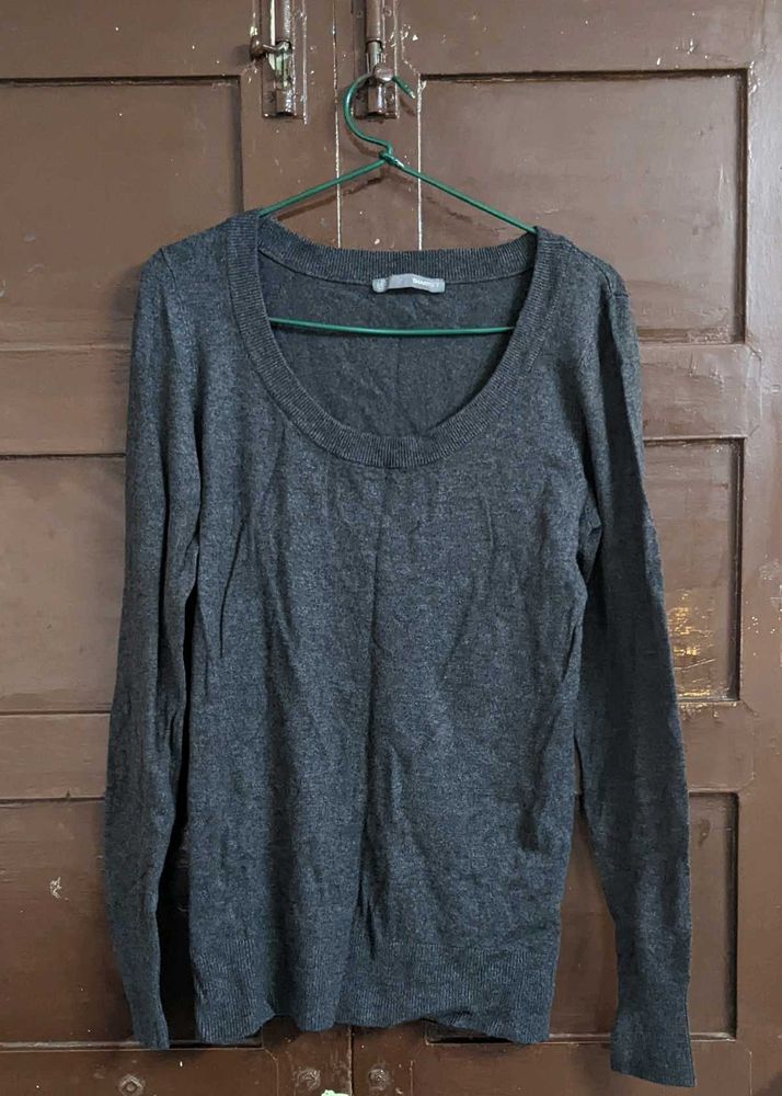 knit grey pullover top
