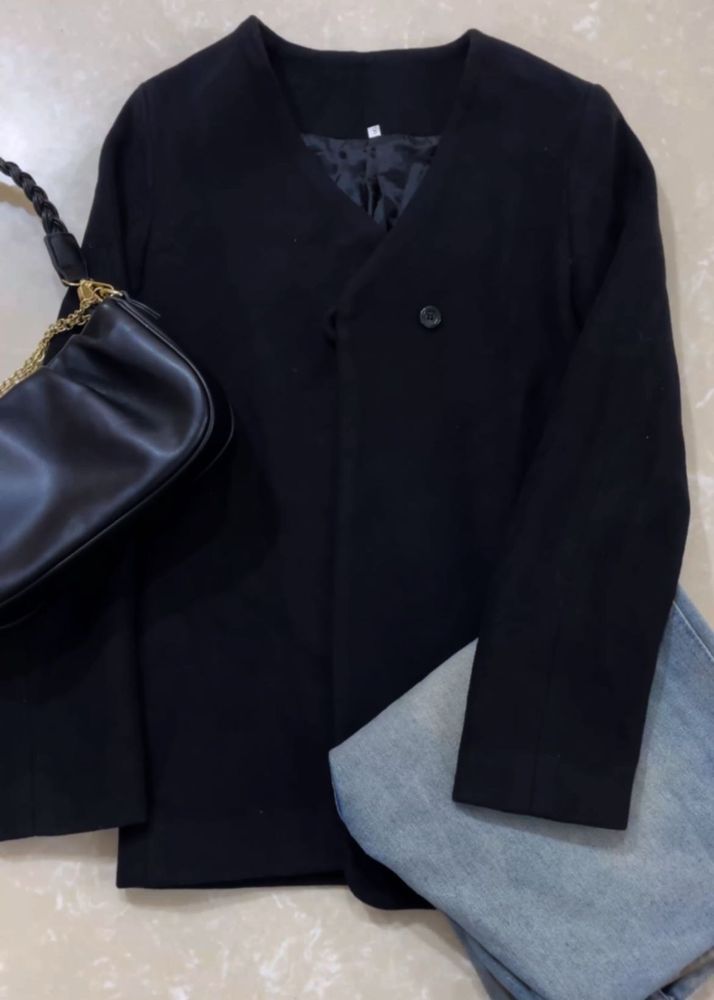 Chic Black Blazer