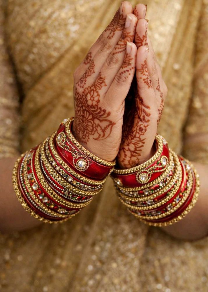 Beautiful Red &amp; Gold Bangles Set