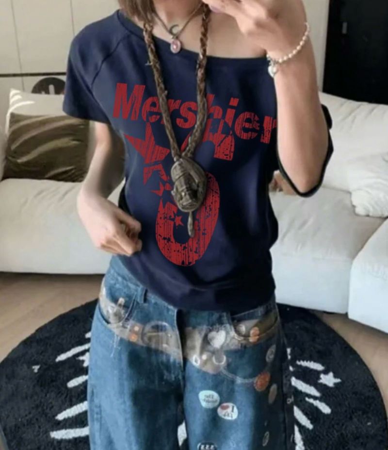 Graphic Print Off-Shoulder T-Shirt