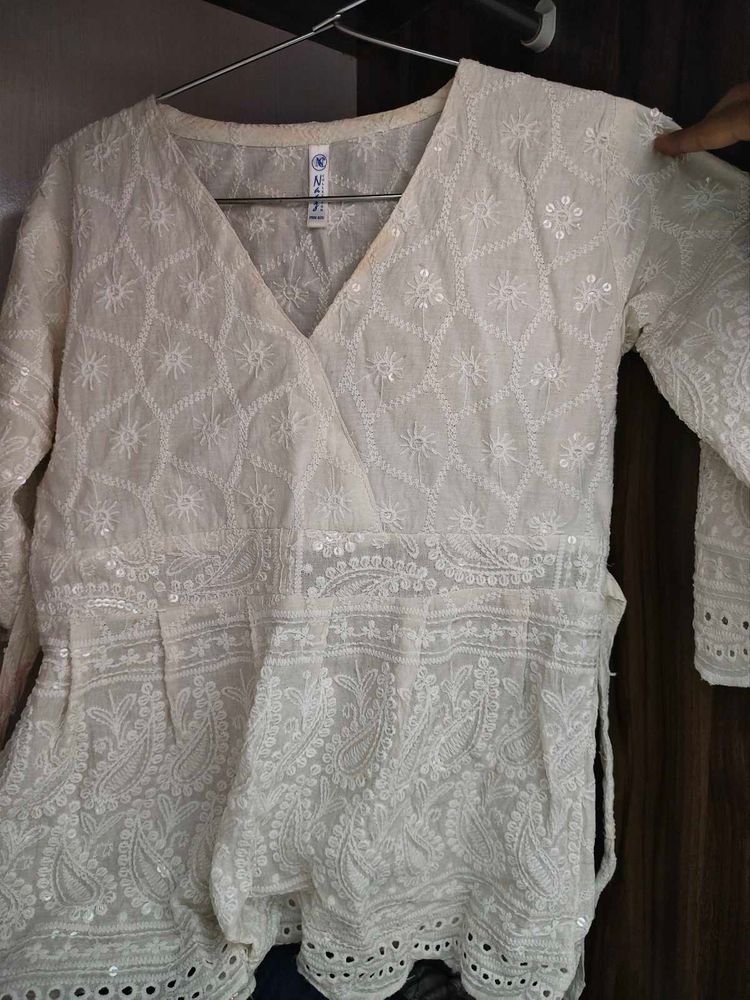 Elegant White Chikankari Kurta