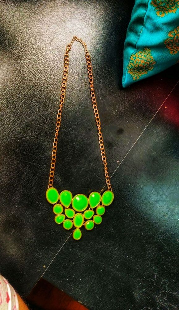 BEAUTIFUL ❤️ GREEN NECKLACE