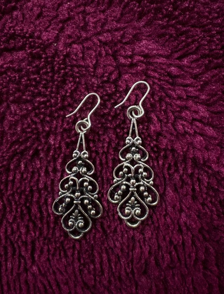 Elegant Silver Tone Filigree Earrings