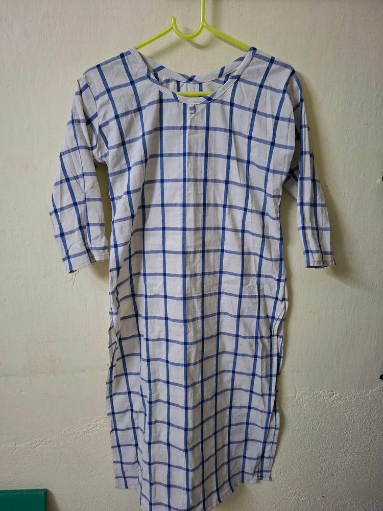 Blue &amp; White Checkered Kurta with leggings