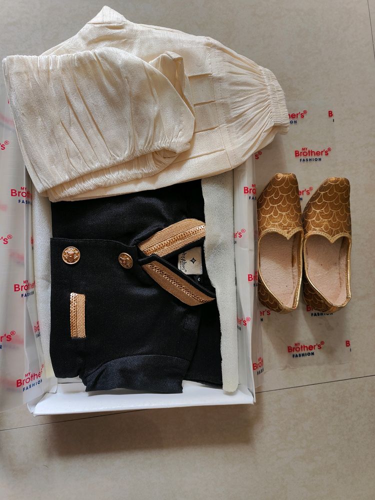 Kurta Pajama Set With Jute