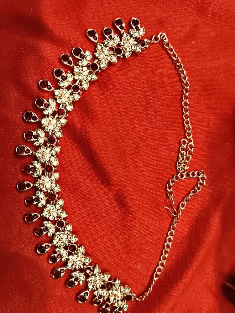 Elegant Red &amp; Silver Tone Necklace