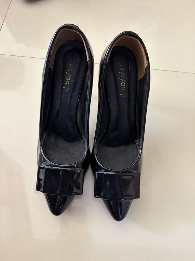 Stylish Black Patent Bow Heels