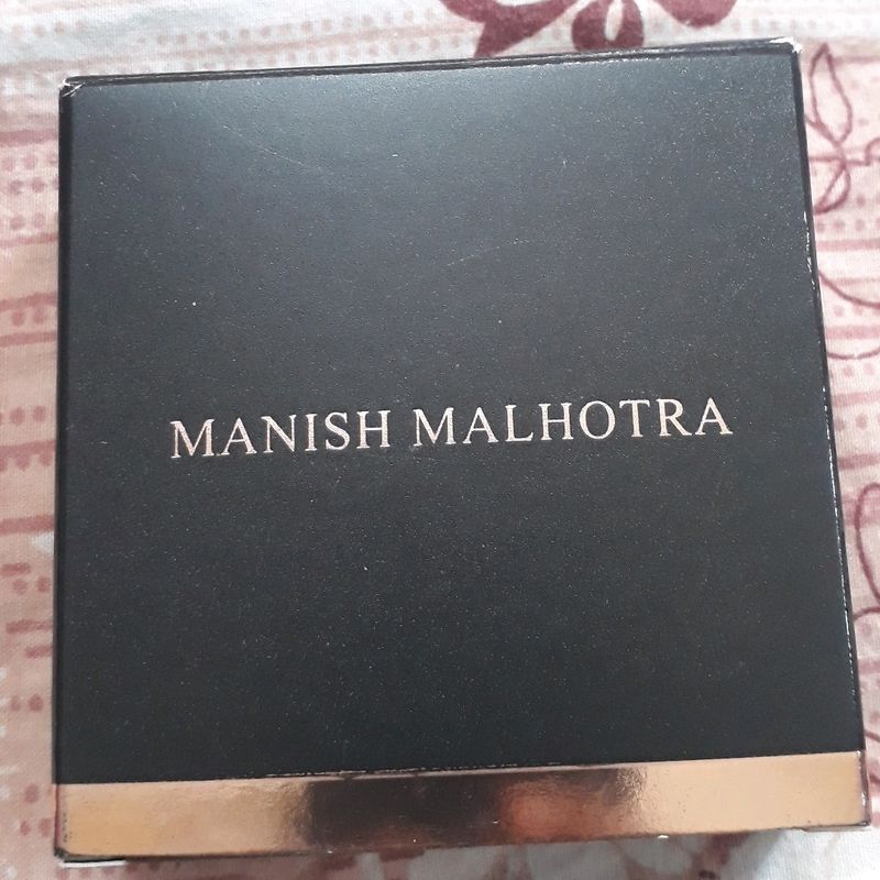 Myglamm manish Malhotra Compact Neutral Champagne