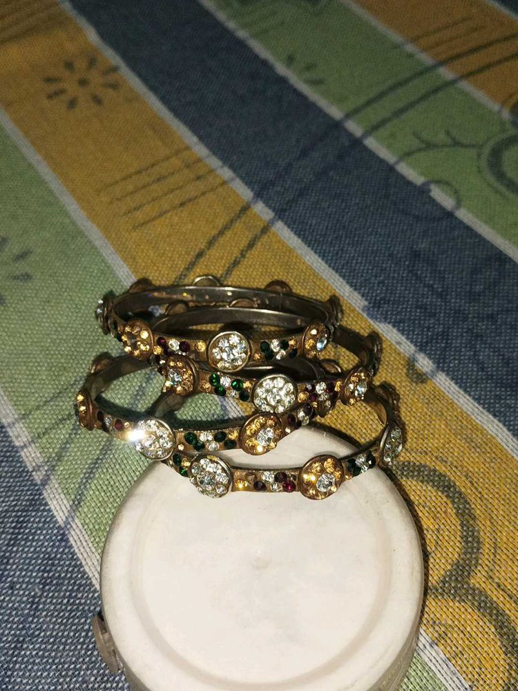 Set of 4 Embellished Bangles
