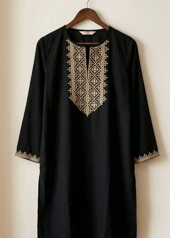 Black Embroidered Kurta