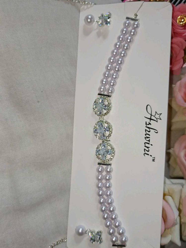 Elegant Pearl and Crystal Choker Set